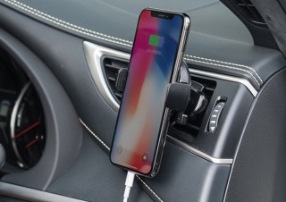 サンワサプライ、エアコンの吹き出し口に装着できるボールジョイン搭載の車載ホルダーを発売