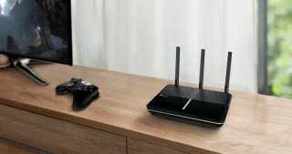 TP-LINK、デュアルバンド対応の無線LANルーター「Archer C2300」を発売