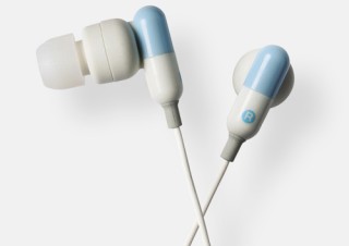 カプセル剤をイメージしたカラフルなヘッドホン