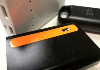 経産省、火災多発のモバイルバッテリーを法の規制下に。基準以下は製造・輸入・販売が不可に