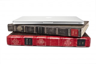 古い洋書デザインのノートPC用インナーケース