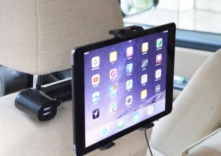車の後部座席にUSB・シガソケ・ディスプレイを増設する「後部座席de快適空間」 