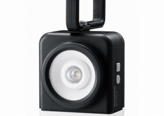 パナソニック、ナショナルのレトロ調デザインを意識した強力マルチライト「角型ランプ」発売 