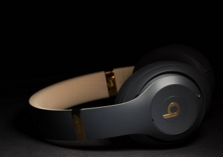 Apple、完全新デザインのヘッドホンを2018年後半に発売予定か。AirPodsも最新版に？