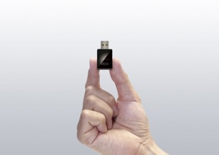 IEEE802.11n対応の小型無線LANアダプタ