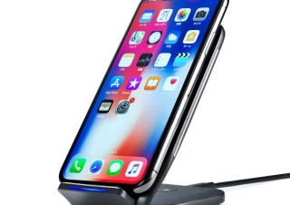 サンワ、Qi規格対応でスマホを立てかけてワイヤレス充電できるスタンドを発売