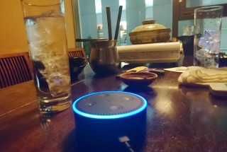 ロイヤルダイニングに、AIスピーカーに飲み物を注文できる「Alexaオーダー席」のある居酒屋が登場