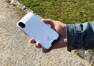 ワンズクリエイション、各種カードを収容可能なビルトインスタンド付きiPhoneケースの支援募集を開始