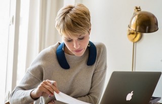 スピーカーの主流は“肩のせ”へ!?　ボーズもネックバンド型「SoundWear Companion」発売