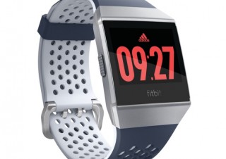 フィットビット、スマートウォッチ「Fitbit lonic」アディダスエディションを発売