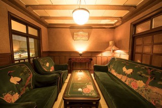 浮世絵の魅力をガラス越しではなく間近で見られるギャラリーイベント「粋」