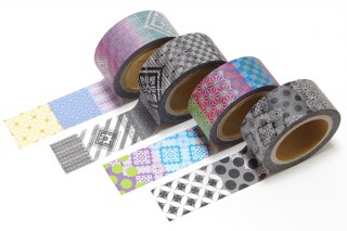 アビコムデザイン、奄美大島紬の伝統柄と和柄をミックスさせた4種の「紬POP マスキングテープ」を発売