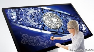 シャープ、繊細なデザイン画が大画面でくっきりのタッチ操作対応80V型「BIG PAD」発表