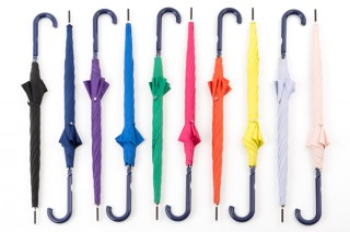 ムーンバット、一振りするだけで雨粒が転がりおちる！ 超撥水アンブレラ「FLO(A)TUS（フロータス）」発売