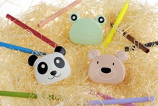 iPod/iPhone/MP3プレーヤーの充電が行えるUSB ACアダプタ