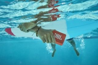 ハーマン、IPX7防水対応のポータブルBluetoothスピーカー「JBL GO 2」を発売