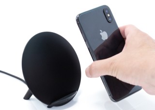 サードウェーブ、Qi対応で最大出力10Wのワイヤレス急速充電器を発売