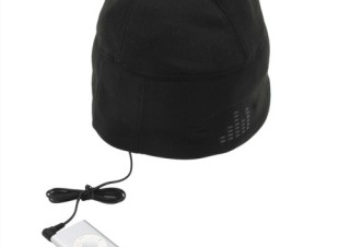 iPodやiPhoneと接続できるスピーカ付きカジュアル帽子「ihat」