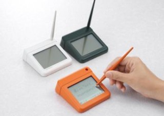 キングジム、液晶画面にタッチペンで手書きメモが書ける「マメモ」