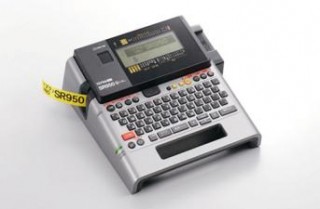 キングジム、大型ディスプレイと予測入力機能付ATOKを搭載した「テプラ」最上位機種発売