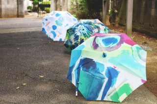 購入金額の一部がクリエーターに届く、デザイン傘の販売・購入サービス「Luck＋Designers」