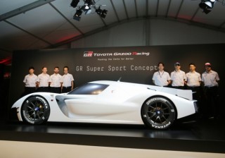 トヨタ、ル・マン参戦マシンをベースにしたスーパースポーツカーの市販モデル開発を発表