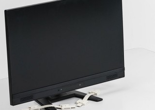 サンワサプライ、大型のTVやパソコンを固定して転倒と落下を防ぐ2種の耐震グッズを発売