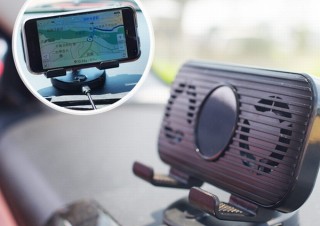 スマホをドライブナビとして使う時、冷却機能で熱暴走を防いでくれる「車載用スマホホルダー」