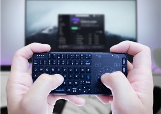 上海問屋、タッチパッドを搭載したコンパクトなワイヤレスキーボードを発売
