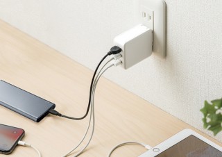 サンワサプライ、スイングプラグを採用したコンパクトな3ポートUSB充電器を発売