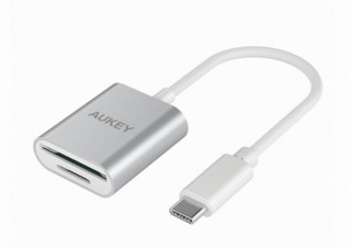 AUKEY、microSDとSDカードの同時差し＆データ転送が可能な「USB-C カードリーダー」発売