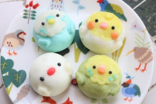 約5万点の小鳥グッズの販売を中心としたイベント「幸せを運ぶ 小鳥のアートフェスタ in 横浜」