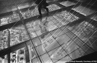 川田喜久治氏の2つの作品群から50点ずつを展示する写真展「百幻影－100Illusions」