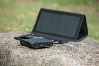 畳んで持ち運べる軽量・高効率なソーラーパネル「Omnicharge 20W」販売開始。地震・災害対策にも