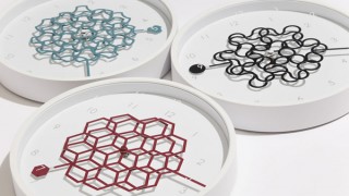 時間とともに柄が変化する壁掛け時計「Tangle Clock」が発売決定