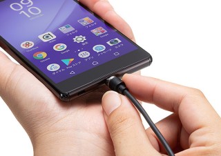 サンワサプライ、マグネット内蔵でデバイスの着脱が素早くできるUSB充電ケーブル発売、LEDライト付属モデルも