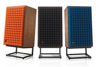 JBLより、レトロデザインに最新機能を搭載したブックシェルフ型スピーカー「L100 Classic」発売