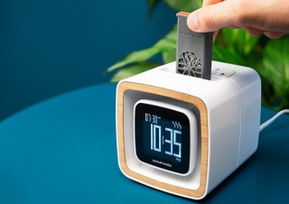 “香り”から目覚めを誘導する目覚まし時計「Sensorwake Trio」登場