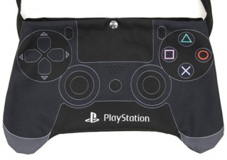 プレステを持ち歩け。ヴィレヴァンからゲーム好き必携のコントローラバック登場