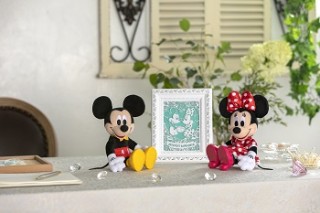 NTT、慶祝用電報台紙のミッキーマウス（ラブリー）とミニーマウス（ラブリー）を発売
