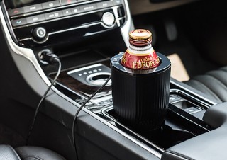 サンワダイレクト、保温と保冷に両対応したシガーソケット給電の車載ドリンクホルダーを発売