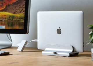 サンワサプライ、MacBookシリーズとの相性も良いノートパソコンの縦置きスタンドを発売