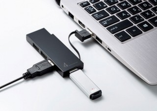 スリムな細長ボディにケーブルを収納できる、持ち運びに適した「USB 2.0ハブ」発売
