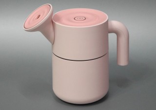 オフィスの乾燥に悩まされている人向け、じょうろ型で使いやすいUSB加湿器