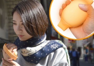手にはめるカイロにもモバイルバッテリーにもなる「充電式あったかポカポカイロ」