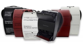 旅行にもビジネスにも最適！ ランドセルからインスピレーションを受けたハードシェルリュックが登場