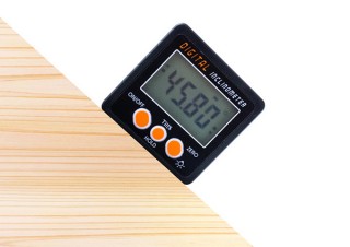 上海問屋、置くだけで角度を測定できるDIYに便利なマグネット付きのデジタル角度計を発売