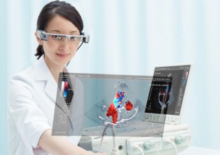 ドローンやスマートデバイスの映像を目の前に投影できる「スマートグラス」が11月27日発売