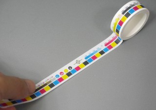 ジョークにしてはリアルすぎ？ あらゆるモノが「色校正」になる面白マスキングテープ