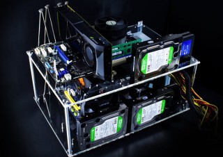 上海問屋、2台の自作PCを同時に検証できるアクリル製のチェック台を発売